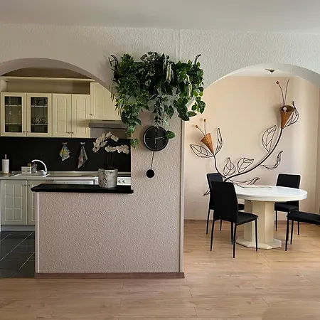 R&r Medak 3 Apartamento